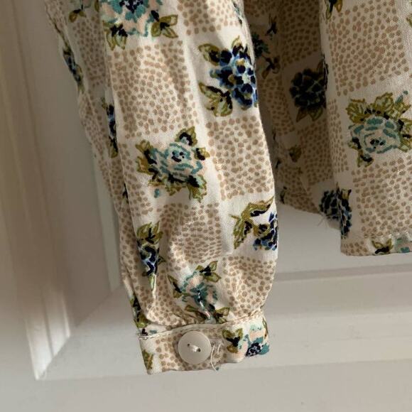 Universal Thread Large Balloon Sleeve Poet Blouse - Picture 6 of 8